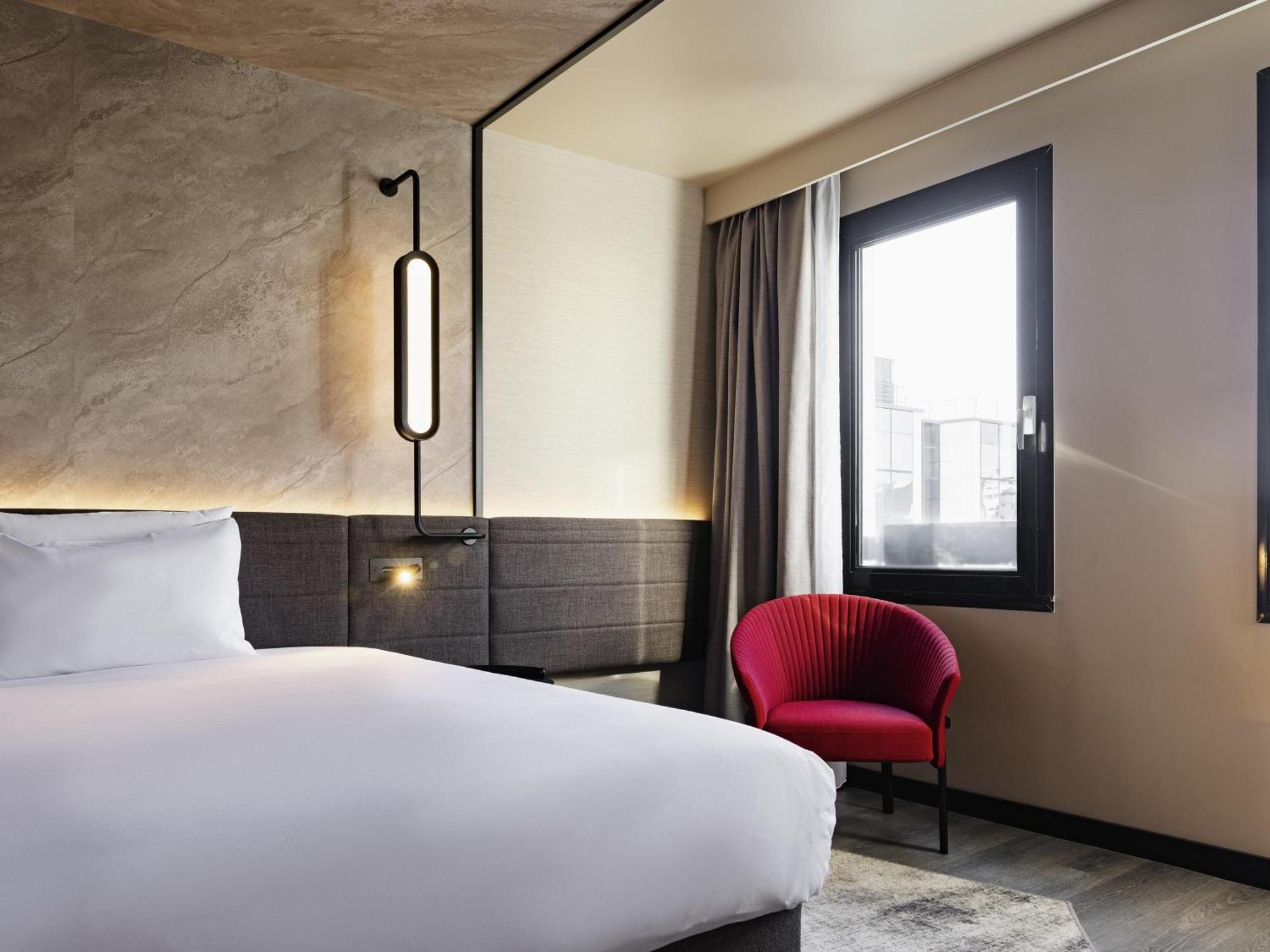 Novotel Paris Suresnes Longchamp Exterior photo